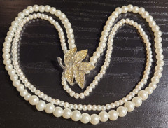 VINTAGE STUNNING 2 STRAND FAUX PEARL GLASS CRYSTAL SIGNED GOLDETTE NECKLACE