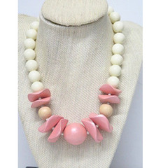 Vintage Style Pink Ivory Chunky Beaded Necklace Acrylic Statement