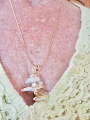 Vintage 1980’s “S” Chain w/Lovely Open Design Shell Slide Necklace