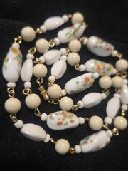 Vtg Painted White Glass Bead Necklace Floral Design Summer Estate Jewelry 22in