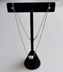1986 Avon Necklace Loving Heart Simulated Emerald Peal Pendant orig box 13.5″