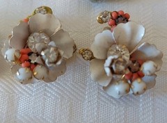 Lot Collection of 14 pairs of Vintage Clip-On Earrings Rhinestones Faux Pearls