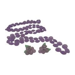 VINTAGE ~ PLASTIC FROSTED LUCITE ~ GRAPES FRUIT SCREW EARRINGS & NECKLACE