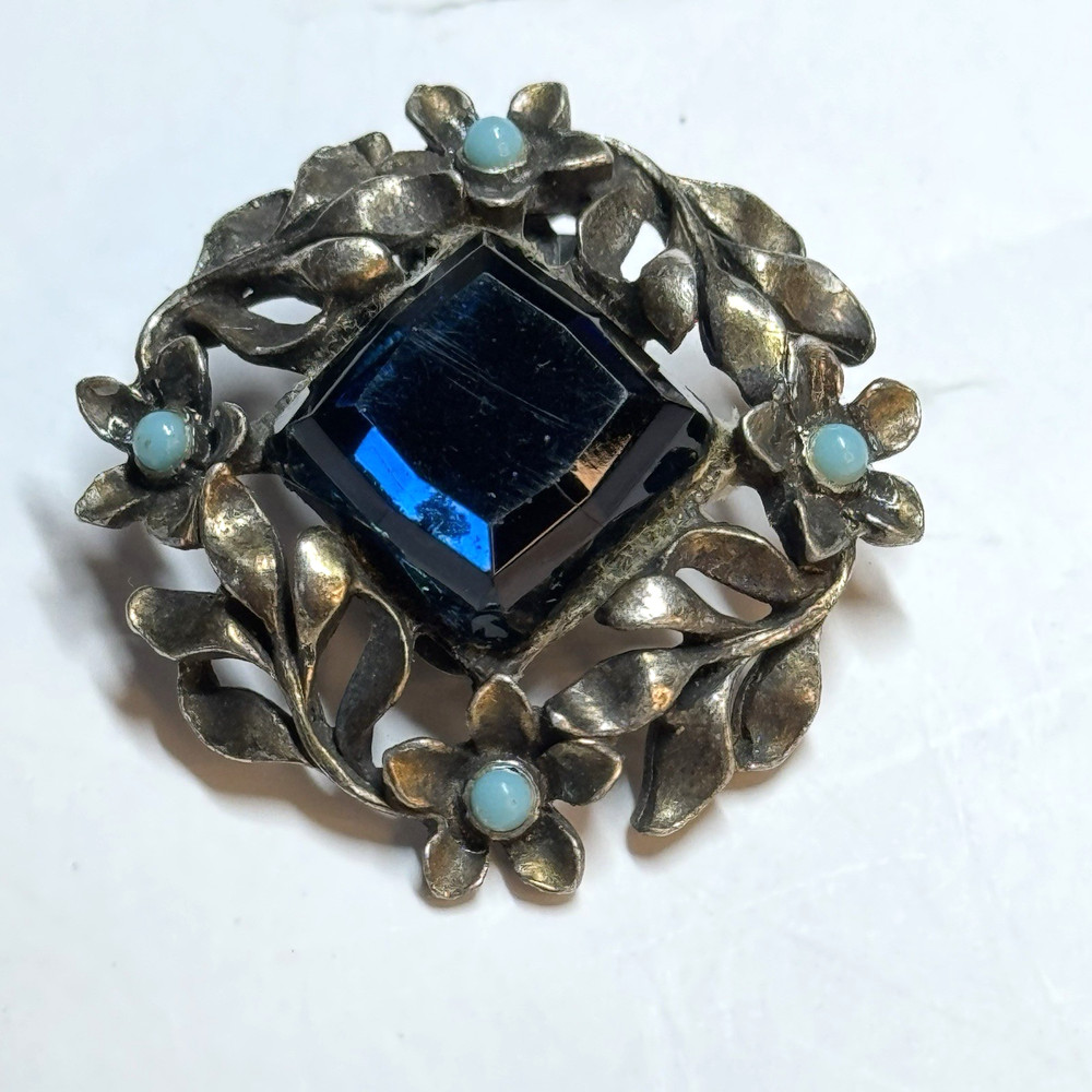 Vintage 1930s Clip Brooch Navy Blue Glass Stone Turquoise Cabochan Floral Wreath