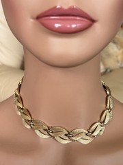 Crown Trifari Gold Trifanium Leaf Panel Link Collar Choker Brushed Polished Tone