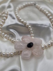 Vintage Freshwater 8 – 10mm Pearl Choker Necklace Rose Quartz & Jet Flower 15″