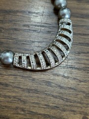 Vintage Classic Gray Faux Pearl Necklace, Caged Diamond Cut Silvertone Focal
