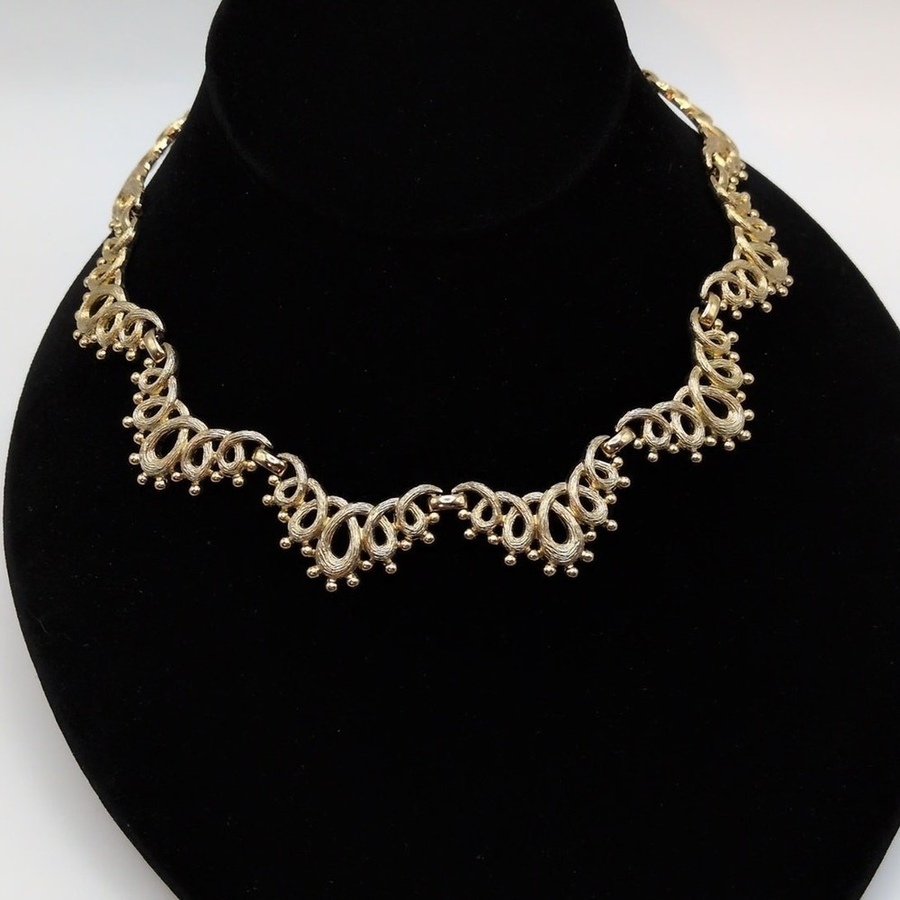 Vintage Monet Gold Tone Adjustable Scroll Swirl Choker Necklace 14.25in-17in