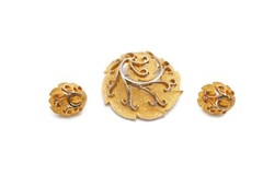 Vintage Brooch Clip On Earrings Set Gold Tone Textured