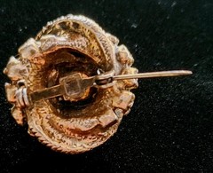 Vintage Aurora Borealis AB Rhinestone Prong Set Swirl Button Brooch Gold Tone