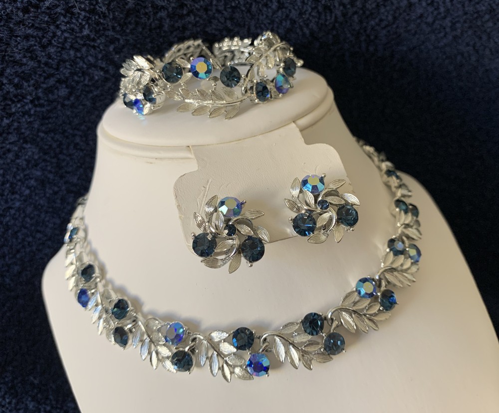 Lisner 3 Piece Demi Parure Set Dark Blue & Borealis Crystals On Silver Tone Vine