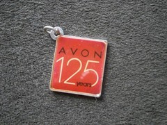 Avon 125 Years Anniversary 2011 Silvertone Enamel Bracelet Charm Pendant 3.4g