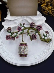 Vintage Blue Rhinestone Bird Brooch Sparkling Crystal Flying Bird Pin