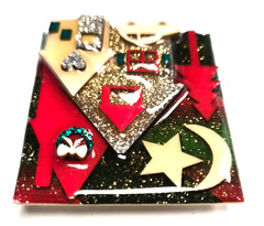 Vintage Pins By Lucinda Glittery Christmas Holiday Night House Scene Pin Brooch