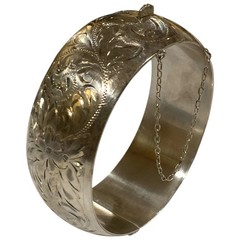 VINTAGE STERLING Silver ETCHED HINGED BANGLE Check Last Pictures