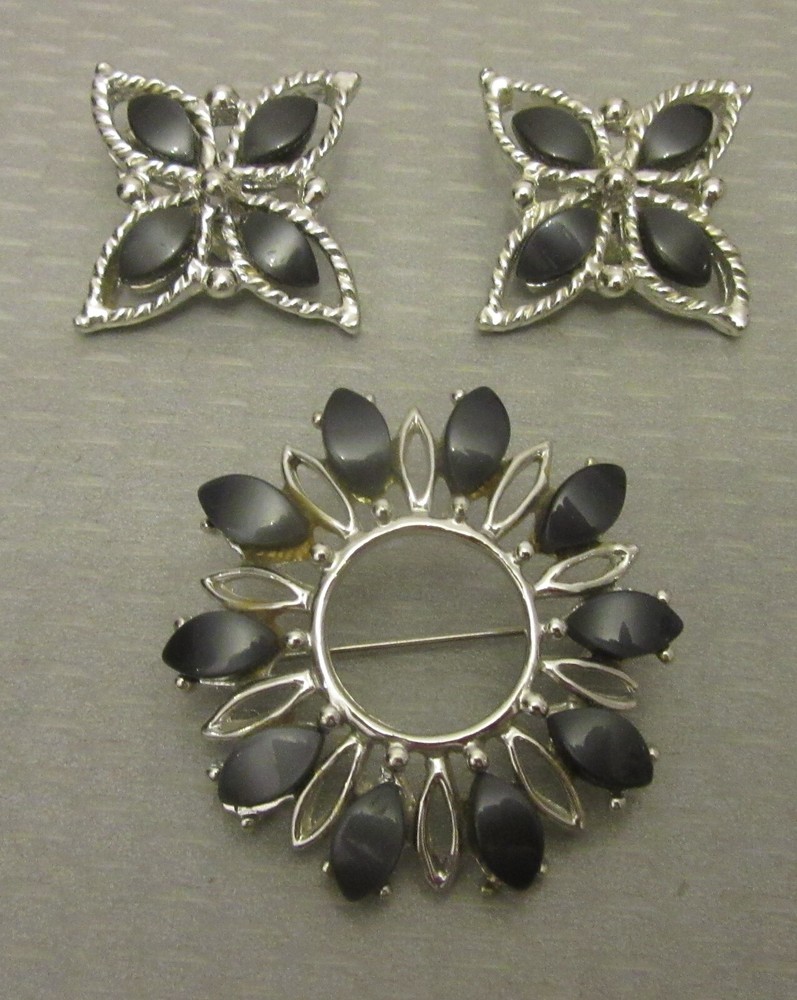 Vintage Gray Moonglow Thermoset Plastic Set Brooch Clip Earrings Rhodium Plated