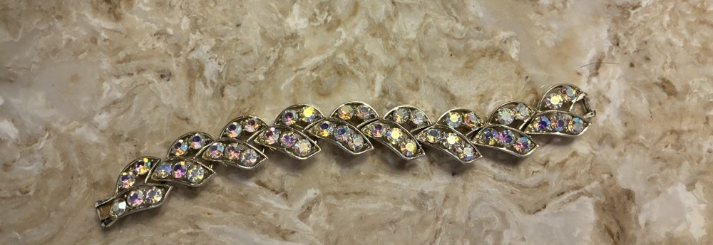 Austrian Aurora Borealis Crystal Bracelet Set In Goldstone Metal