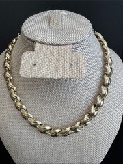 VTG 1950s/1960s Unsigned Coro Textured Leaf Choker Necklace Brushed Gold Tone