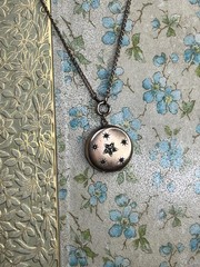 Vintage Gold Filled & Rhinestone Star Locket Necklace Pendant V1896