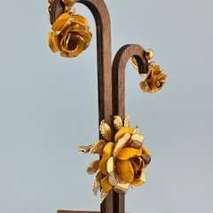 Vintage Yellow Enamel Flower Brooch Dangle Earrings Set Gold Tone Cabbage Rose