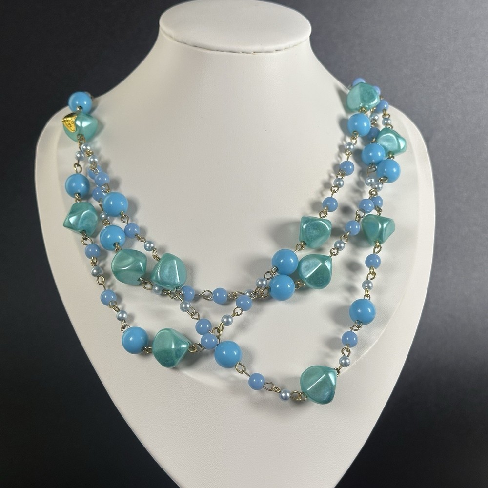Vintage 3 tier Wired Molded Plastic Bead Necklace Teal Turquoise Blue