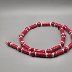 Trifari Vintage Red White Beaded Necklace Gold-Tone Jewelry Elegant Signed 25″