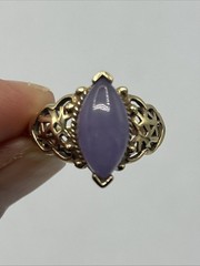 Vtg IWI 10K Yellow Gold Marquise Cut Lavender Jade Ring size 8.5