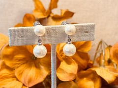 Vtg. Marvella Faux Pearl Drop & Button Gold &Silver Tone Screw Back Earrings