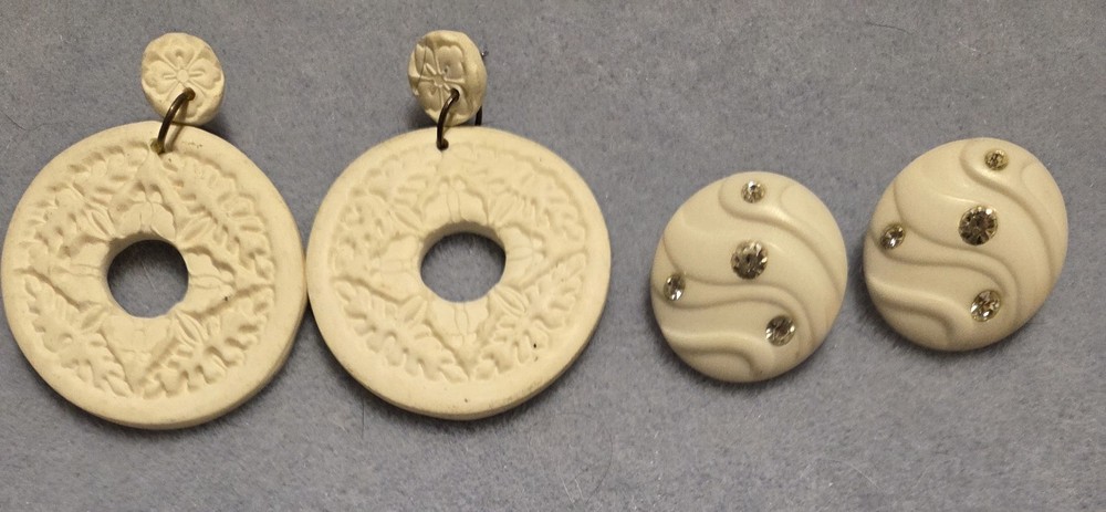 Avon Vintage 1987 White Light Earrings And Cream Colored Carved Polymer Clay