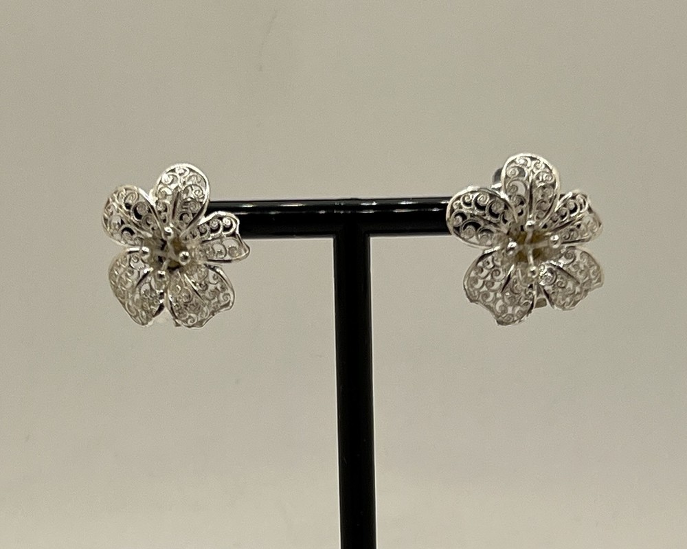 Willi Nonnenmann 1950’s Sterling Silver Filigree 24mm Plumeria Clip-On Earrings