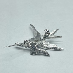Vintage Silver‑Tone Textured Bird Brooch – Rhinestone Accents- No Markings