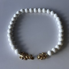 Rare 1974 Mimi di Niscemi Frog Clasp White Bead Choker Necklace Signed Vtg