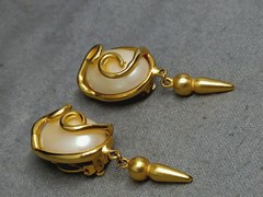 Gtg Gold Tone Swirl Faux Pearl Clip On Dangle Drop Earrings 2.1″