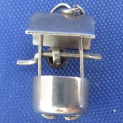 VINTAGE STERLING SILVER WISHING WELL CHARM