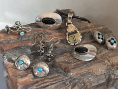 LG STERLING MIXED JEWELRY LOT-ZUNI NAVAJO MEXICO-TURQUOISE LAPIS CORAL-SOUTHWEST