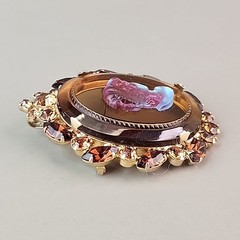 Vintage Juliana D & E Cameo Brooch Pendant Necklace Iridescent Rhinestones 2″
