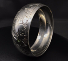 Nice Vintage Silvertone Engraved Wide Metal Bangle Bracelet 2 5/8”