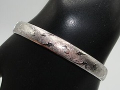 VINTAGE MARATHON “Princess Mara” STERLING SILVER HINGED BANGLE BRACELET IN O.B.!