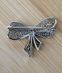Antique 1920s BELAIS BROTHERS 18K White Gold Sapphire Filigree Bow Brooch