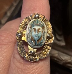 MAX NEIGER / NEIGER BROTHERS (?) ART DECO EGYPTIAN REVIVAL SCARAB GLASS CAB RING