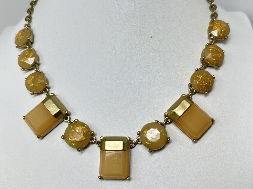 Gorgeous Ann Taylor LOFT Goldtone Peach Gold Lucite Inset 18″ Necklace