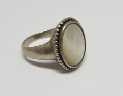 925 Sterling Silver Vintage Mother-of-Pearl Ring Size 10 or 11