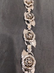 Vintage Silver Toned Link Bracelet with 6 3D Roses And Crystals 7 1/2″ Inches