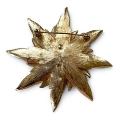 Vintage Gold-Tone Floral Brooch with Secure Pin Clasp