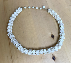 Vintage Trifari White Plastic Flower Necklace Floral Lei Choker Mid Century