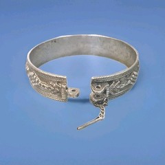 Vtg Israel Silver Cuff Bracelet 46 Grams Grapes & Palm Tree Hinged w/Pin Judaica