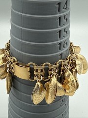 Napier Eugene Bertolli Clam, Oyster & Mussel Shell Gold Tone Charm Bracelet 1980