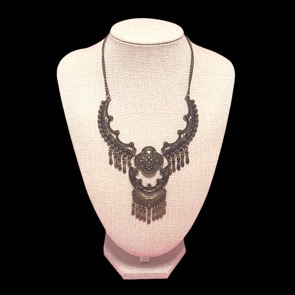 Chunky LUXE Glam 90s Style Edgy Oversized Bib Statement Necklace 15.5″