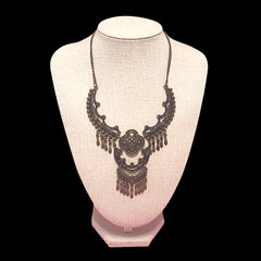 Chunky LUXE Glam 90s Style Edgy Oversized Bib Statement Necklace 15.5″