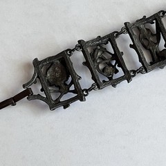 Vintage Metal Native American Motif Figural Panel Link Bracelet – Unsigned